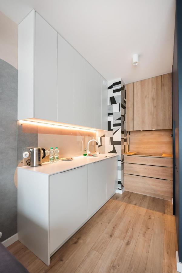 Postepu Comfort Apartment Varsó Kültér fotó